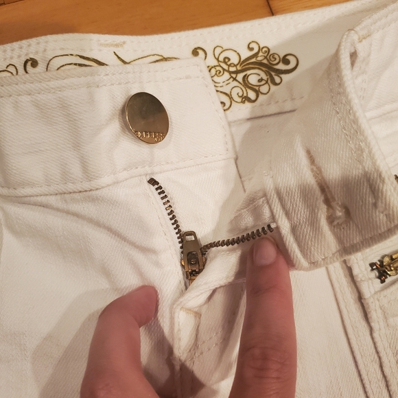 White denim shorts - Picture 2 of 9